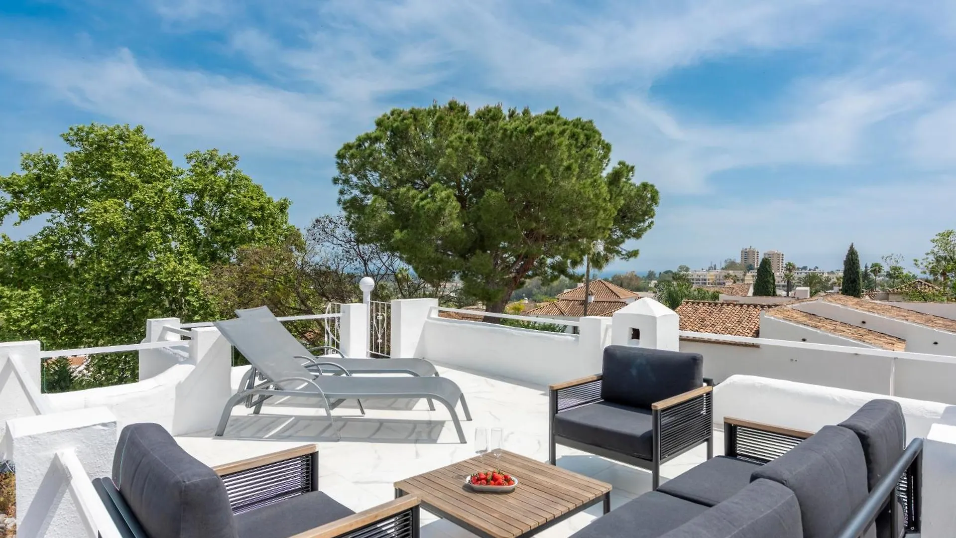 Azahara 2, Contemporary Scandinavian Style Open Plan Apartment With 2 Terraces Marbella Spain