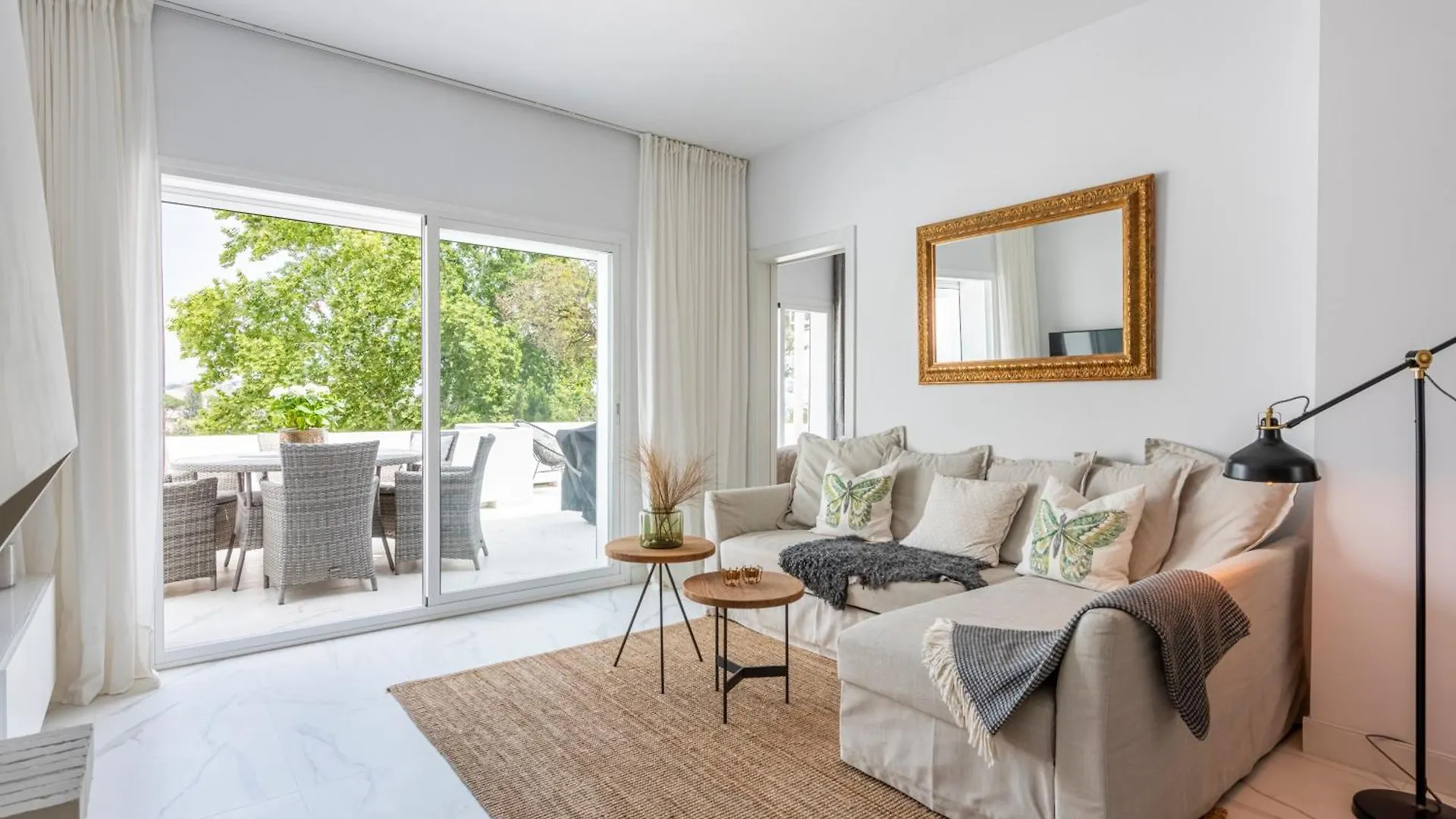 Azahara 2, Contemporary Scandinavian Style Open Plan Apartment With 2 Terraces Marbella Spain