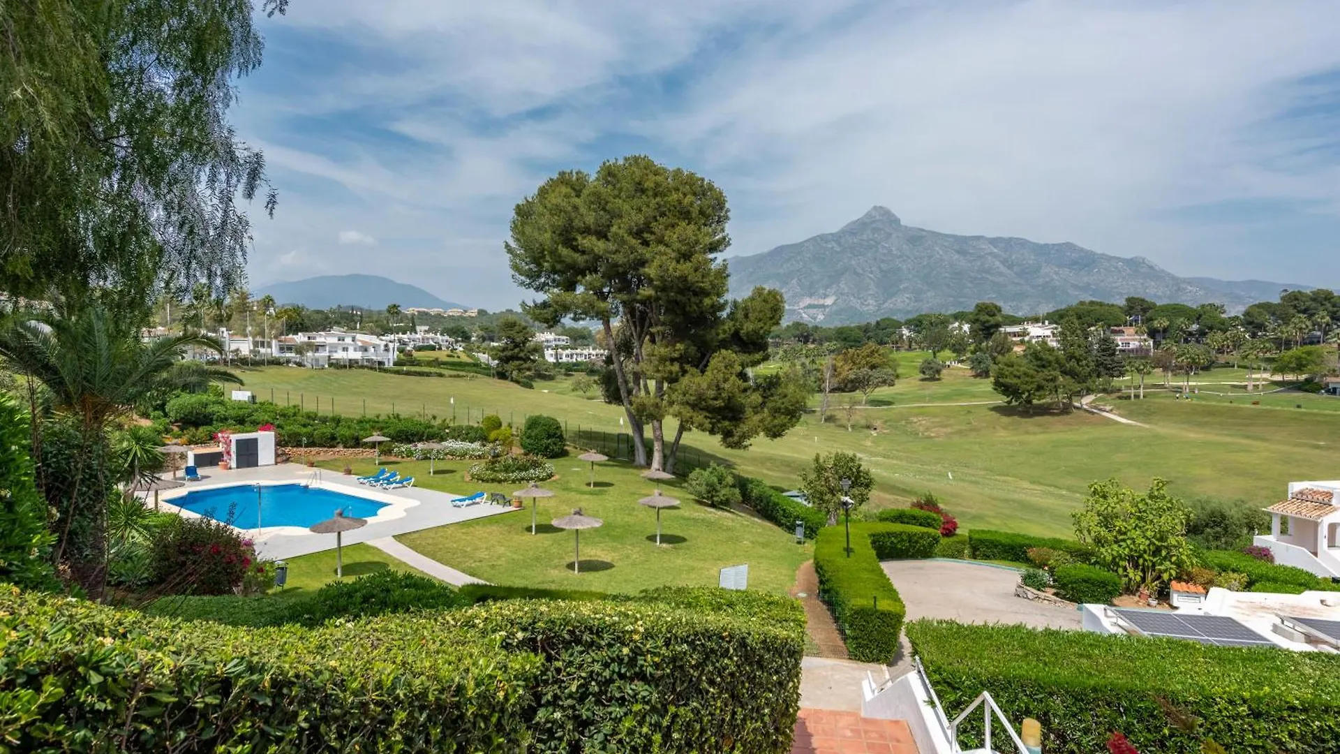 Azahara 2, Contemporary Scandinavian Style Open Plan Apartment With 2 Terraces Marbella