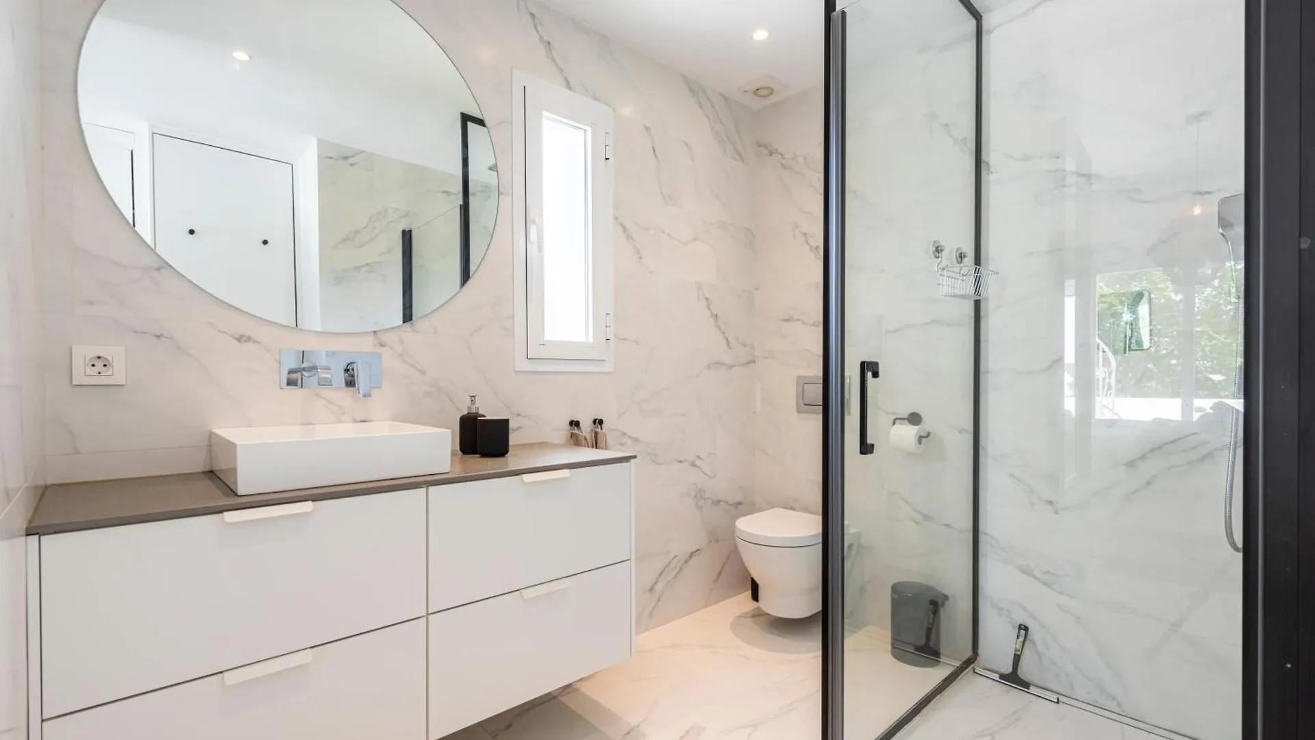 Azahara 2, Contemporary Scandinavian Style Open Plan Apartment With 2 Terraces Marbella