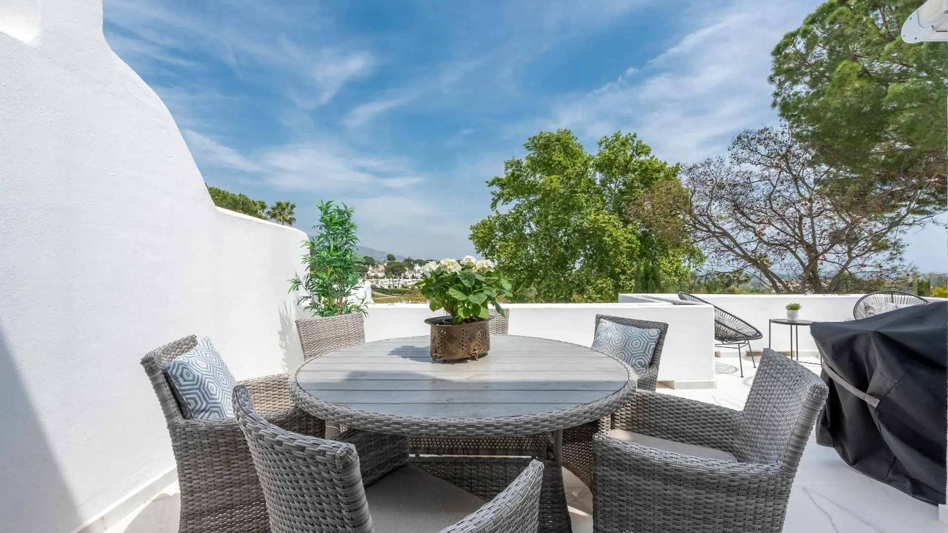 Azahara 2, Contemporary Scandinavian Style Open Plan Apartment With 2 Terraces Marbella 0*,